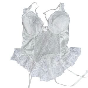 Vintage white coquette corset top sz  m